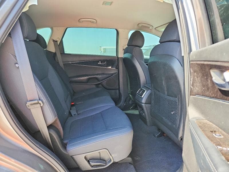 2018 KIA SORENTO LX 11