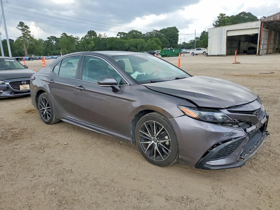 2022 TOYOTA CAMRY SE 4