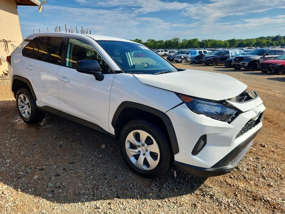 2022 TOYOTA RAV4 LE 4