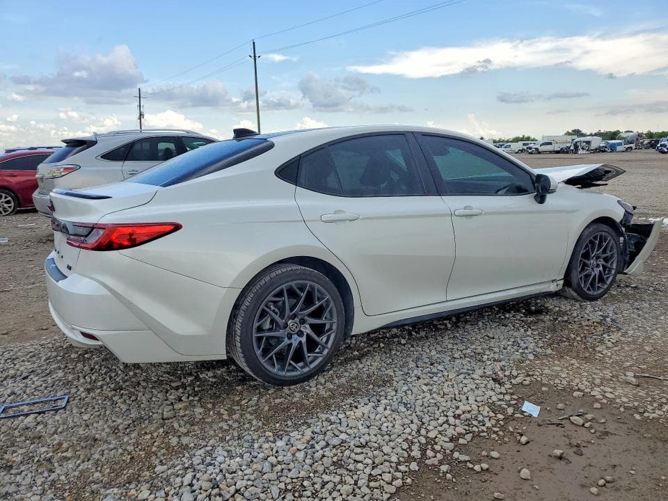 2025 TOYOTA CAMRY XSE 3