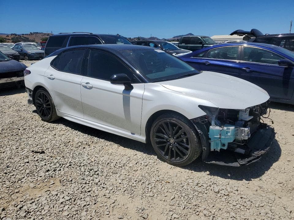 2022 TOYOTA CAMRY XSE 4
