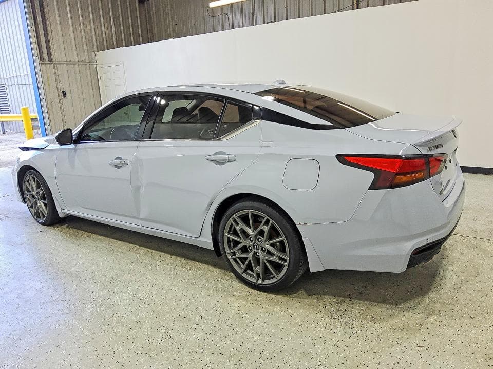 2023 NISSAN ALTIMA 2.0 SR 2