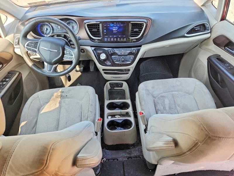 2017 CHRYSLER PACIFICA TOURING 8