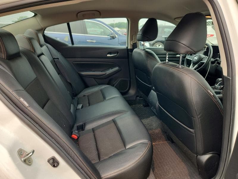 2021 NISSAN ALTIMA SR 10