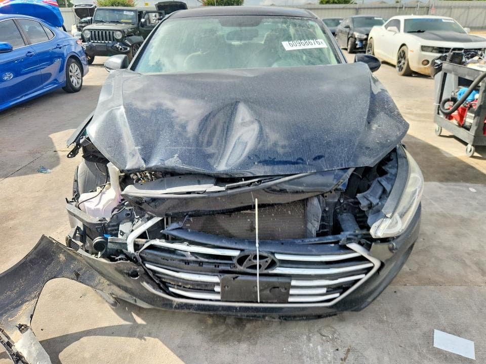 2017 HYUNDAI ELANTRA SE 5