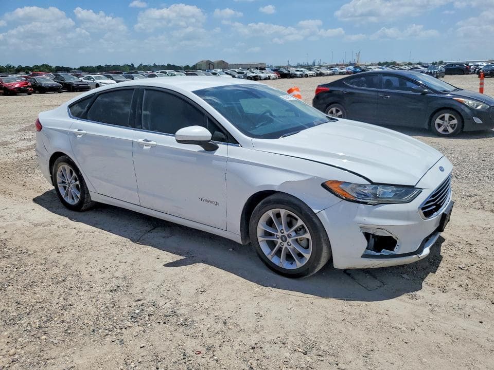 2019 FORD FUSION SE 4