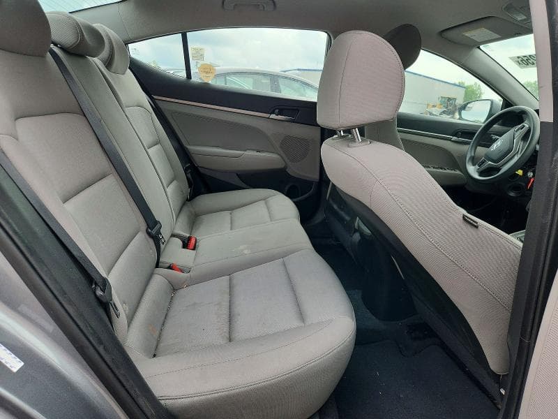 2018 HYUNDAI ELANTRA SE SE 10