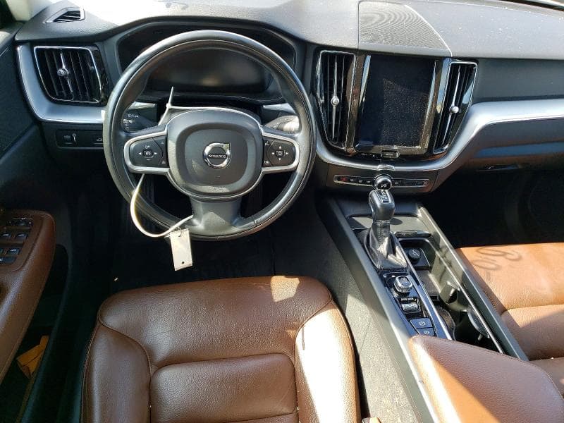 2020 VOLVO XC60 T5 MOMENTUM 8