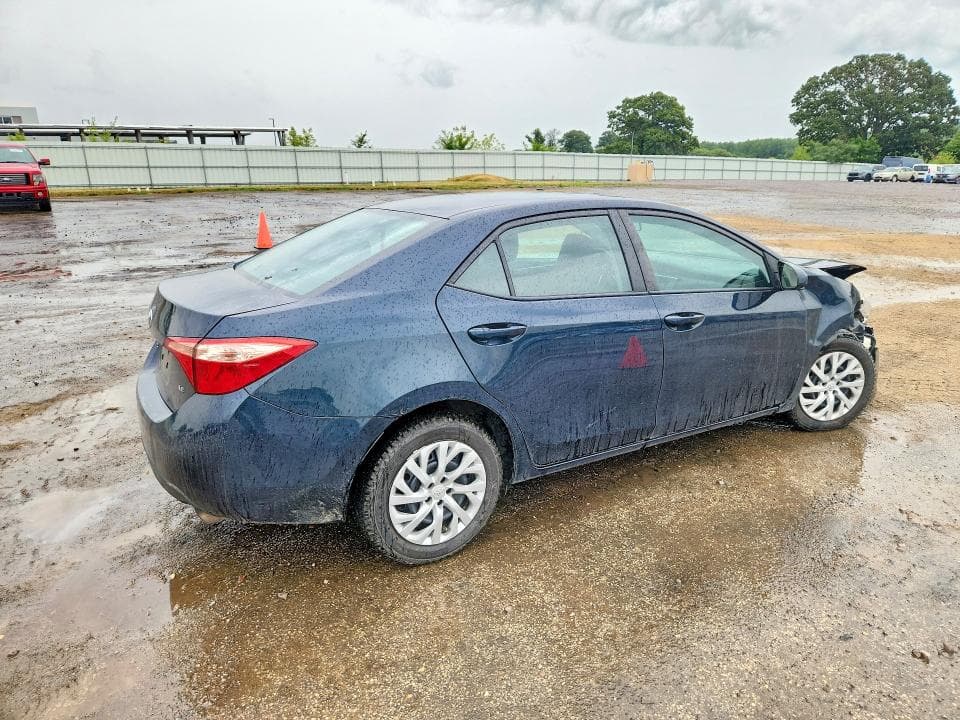 2019 TOYOTA COROLLA LE 3