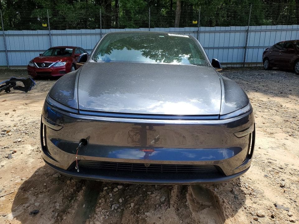 2026 TESLA MODEL Y 5