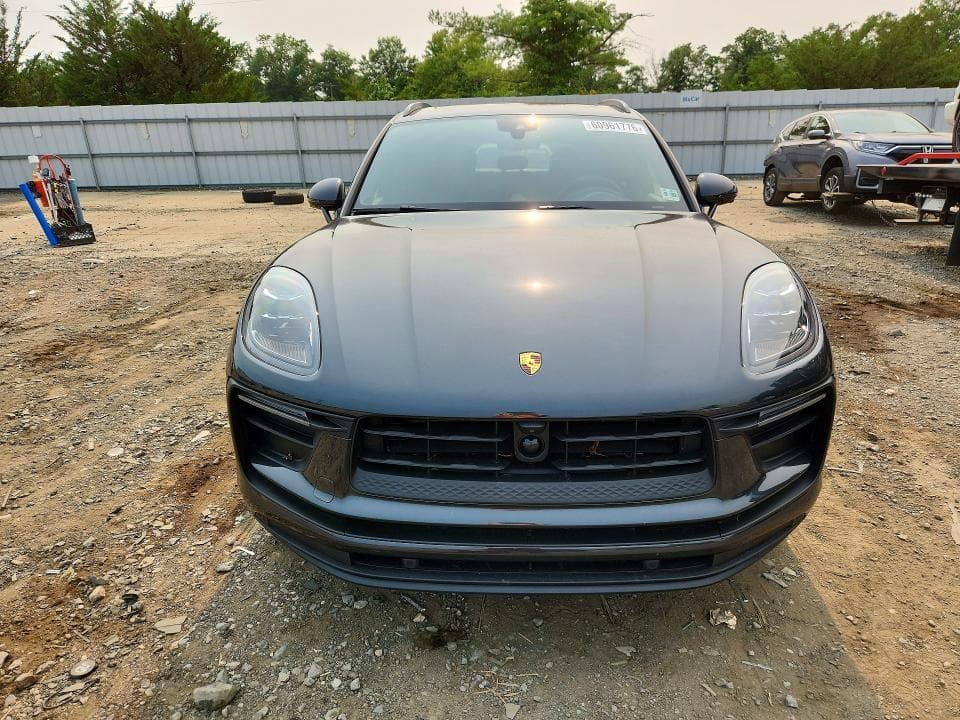 2026 PORSCHE MACAN BASE 5