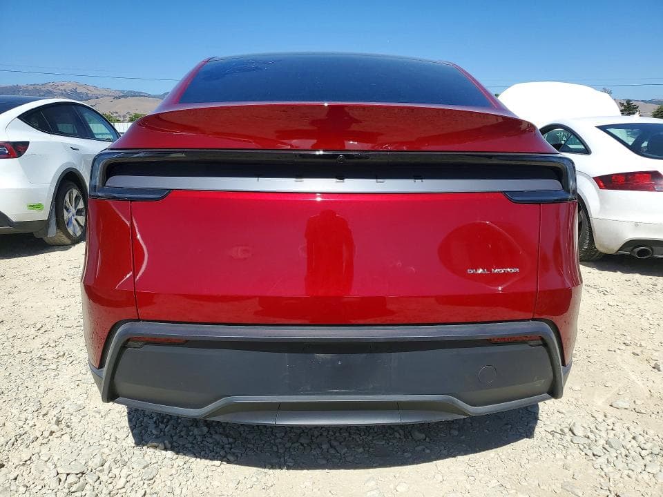 2026 TESLA MODEL Y 6