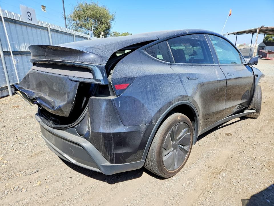 2026 TESLA MODEL Y 3