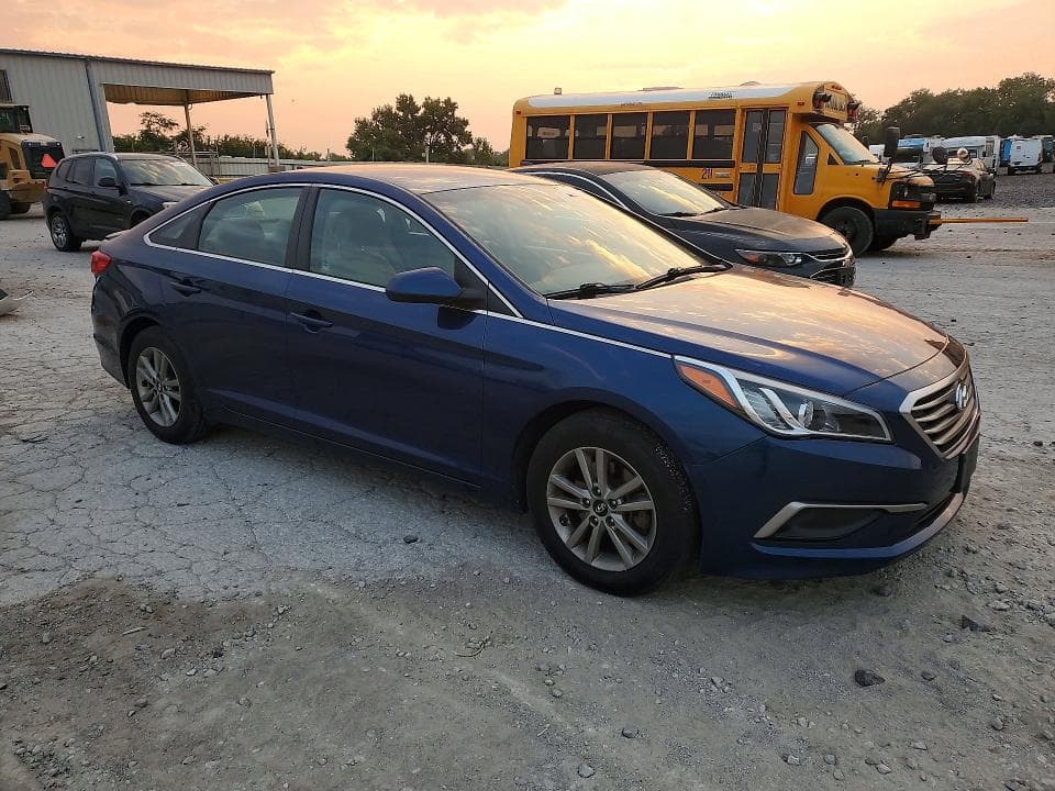 2017 HYUNDAI SONATA SE 4