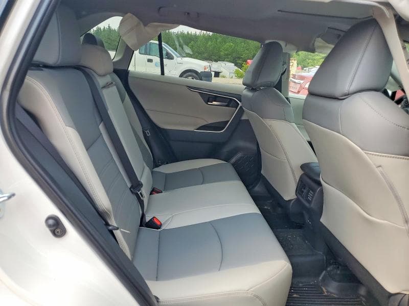2025 TOYOTA RAV4 XLE PREMIUM 10