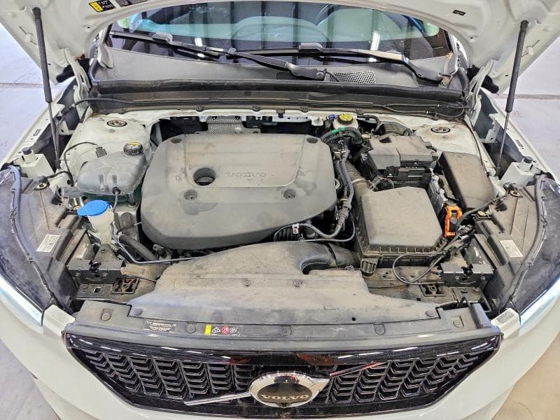 2023 VOLVO XC40 PLUS 12