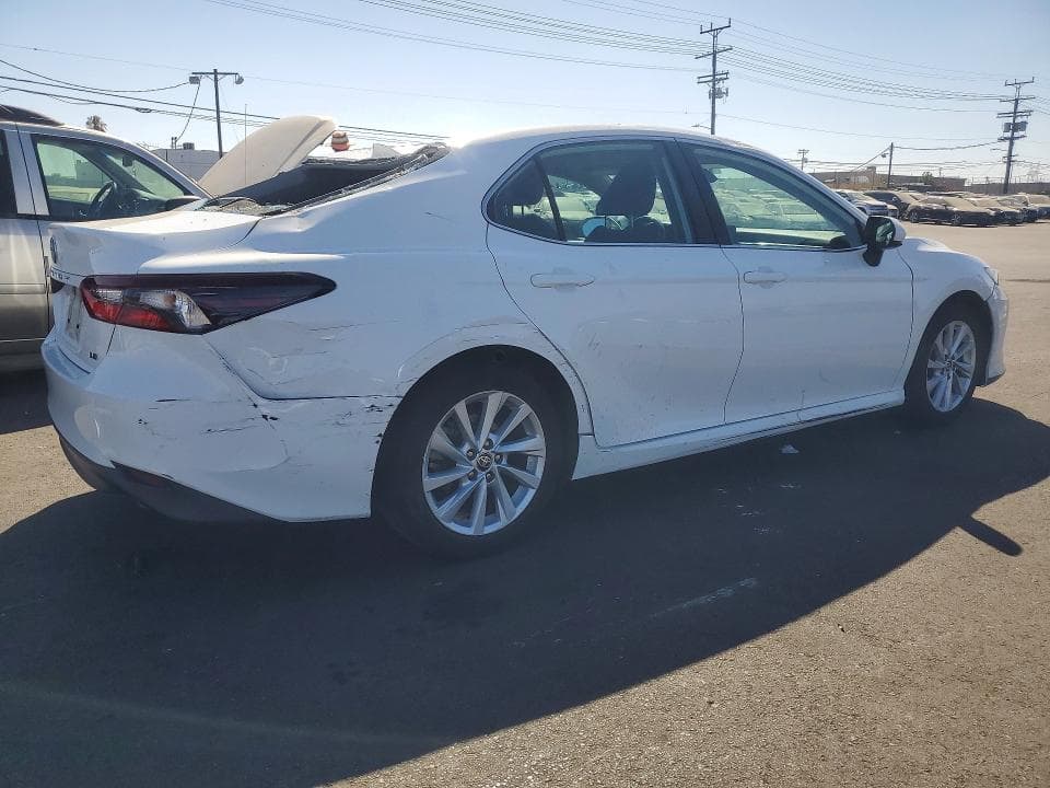 2021 TOYOTA CAMRY LE 3