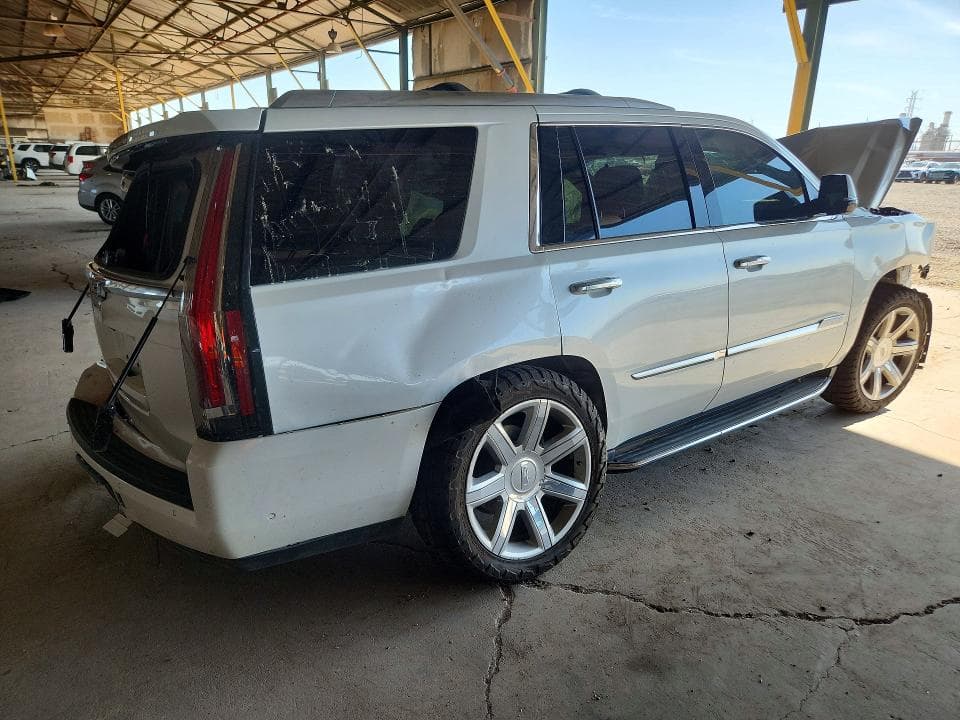 2017 CADILLAC ESCALADE LUXURY 3