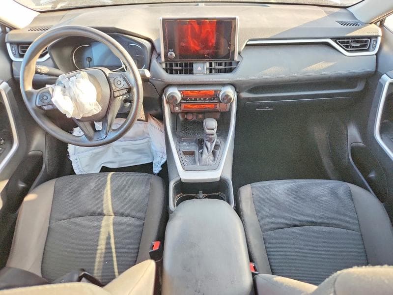 2023 TOYOTA RAV4 LE 8