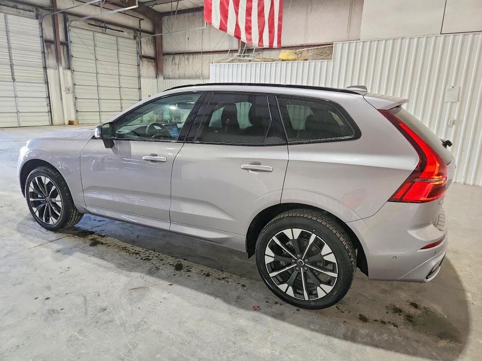 2026 VOLVO XC60 PLUS 2