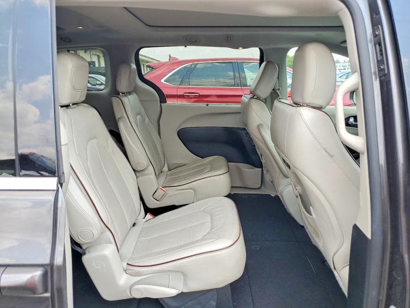2017 CHRYSLER PACIFICA LIMITED 11
