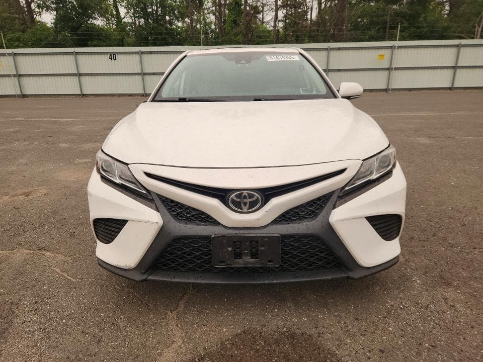 2020 TOYOTA CAMRY SE 5