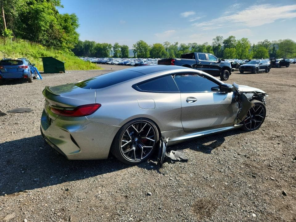 2022 BMW M8 3
