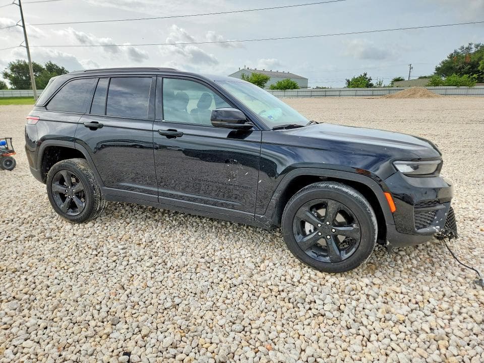 2025 JEEP GRAND CHEROKEE LAREDO 4
