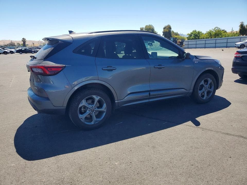 2023 FORD ESCAPE ST LINE 3