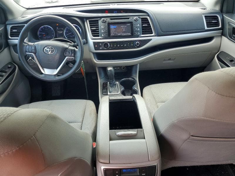 2019 TOYOTA HIGHLANDER LE 8