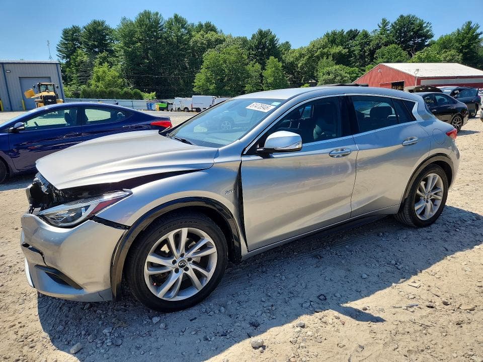 2018 INFINITI QX30 LUXURY