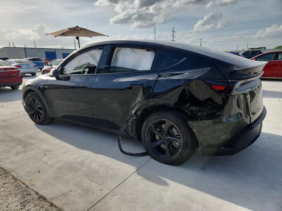 2026 TESLA MODEL Y 2