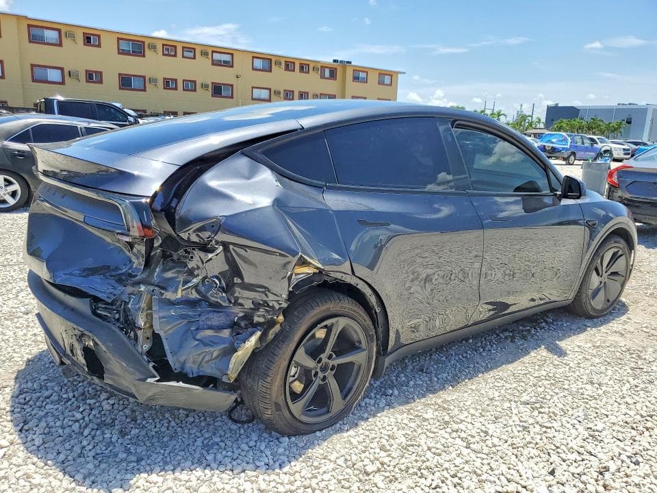 2026 TESLA MODEL Y 3