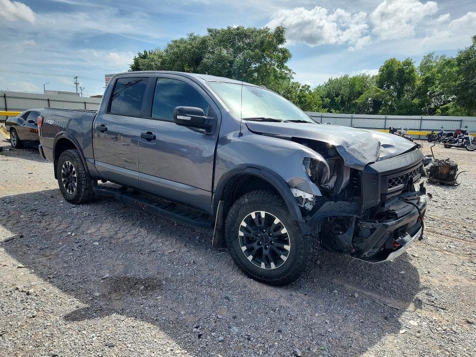 2021 NISSAN TITAN PRO-4X 4