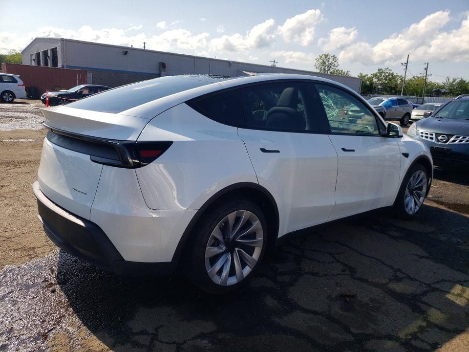 2026 TESLA MODEL Y 3