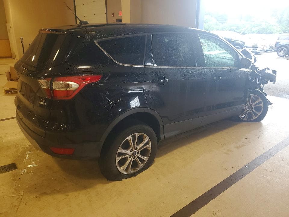 2017 FORD ESCAPE SE 3