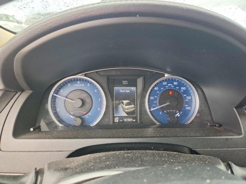 2017 TOYOTA CAMRY XLE 9