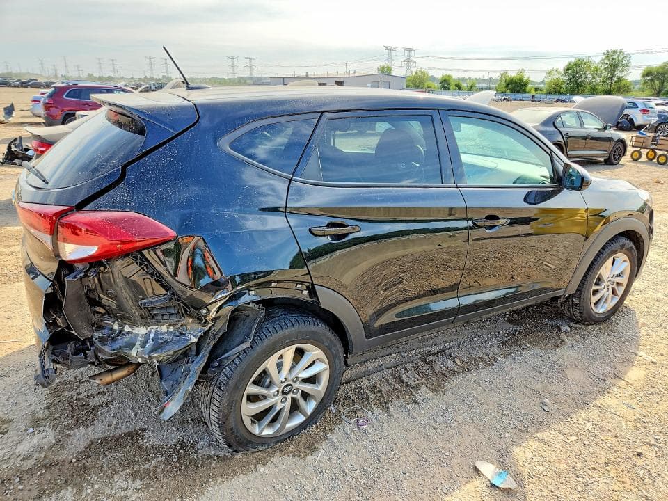 2017 HYUNDAI TUCSON SE 3