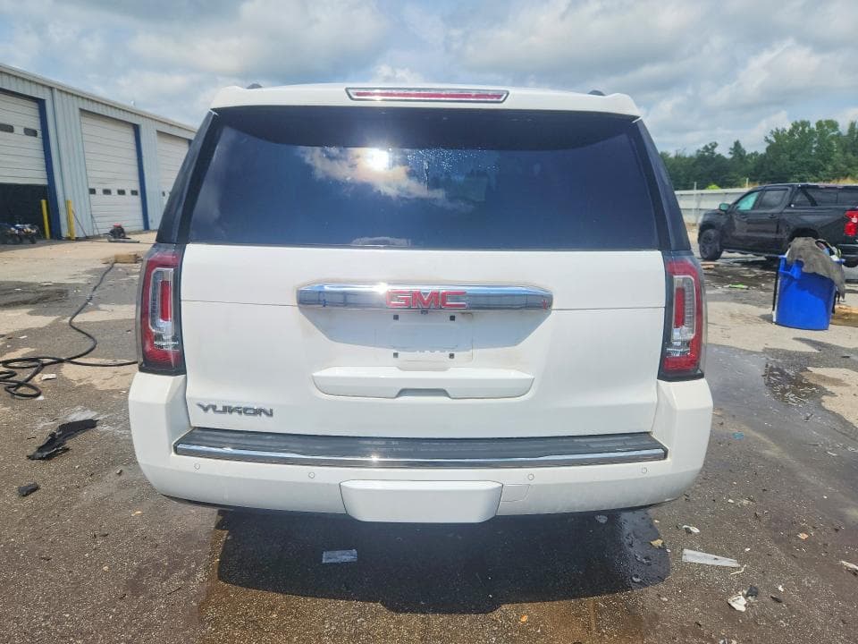 2017 GMC YUKON DENALI 6