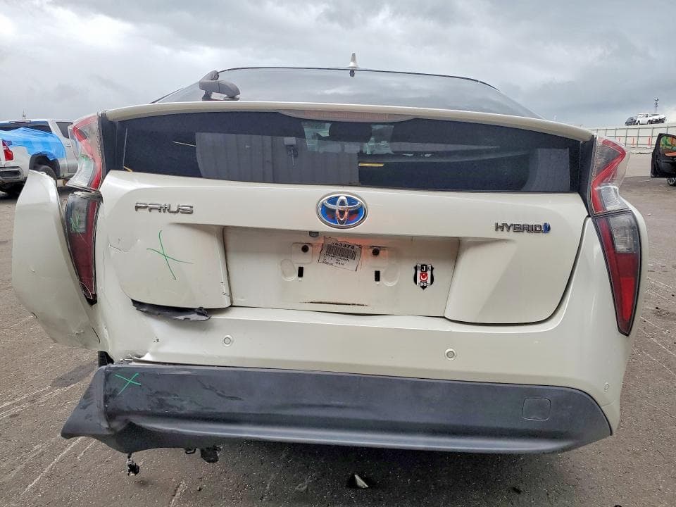 2018 TOYOTA PRIUS FOUR 6
