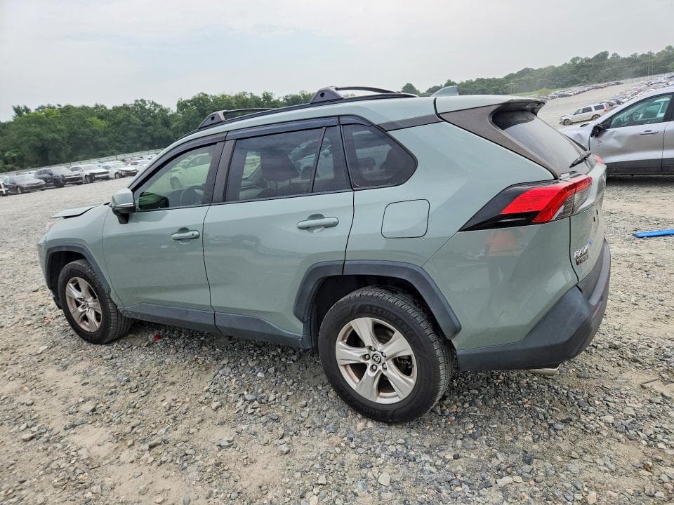 2020 TOYOTA RAV4 XLE 2