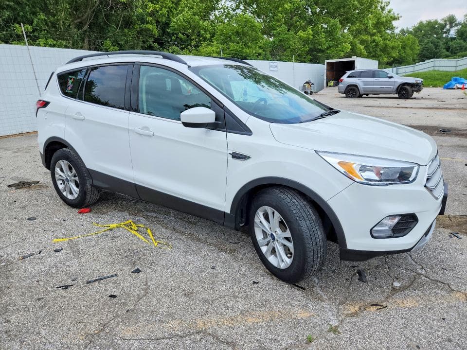 2018 FORD ESCAPE SE 4
