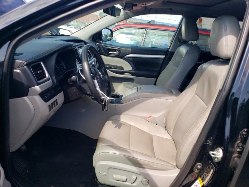 2019 TOYOTA HIGHLANDER XLE 7