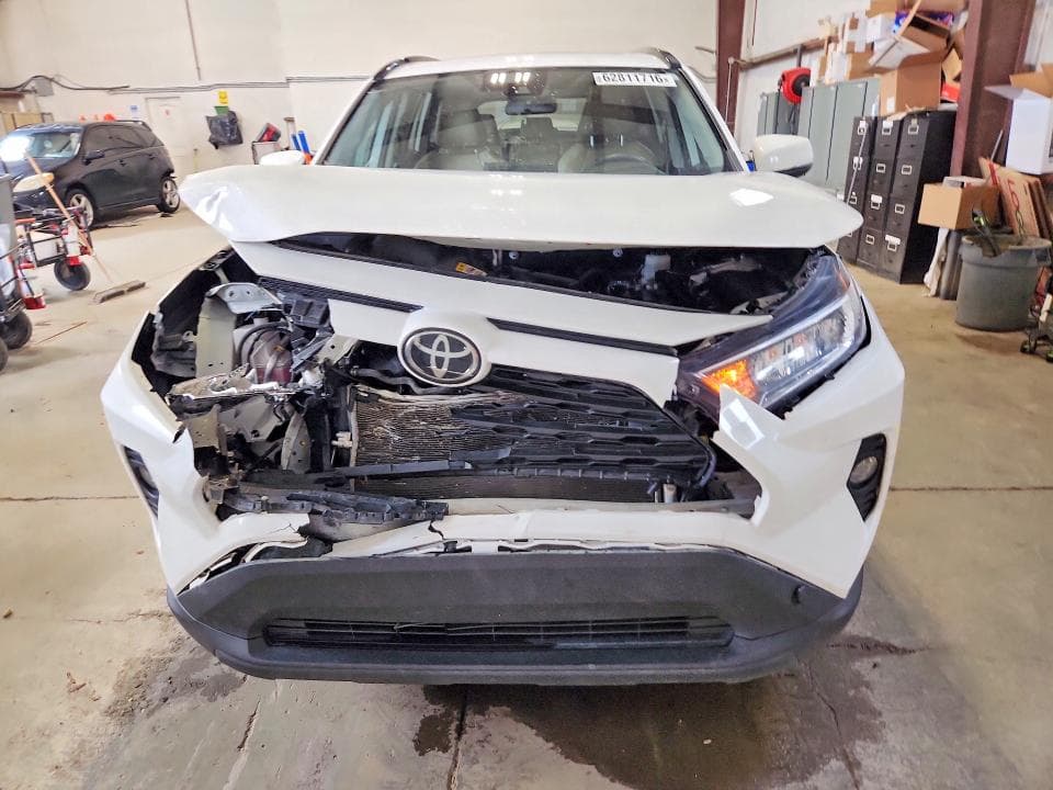 2021 TOYOTA RAV4 XLE 5