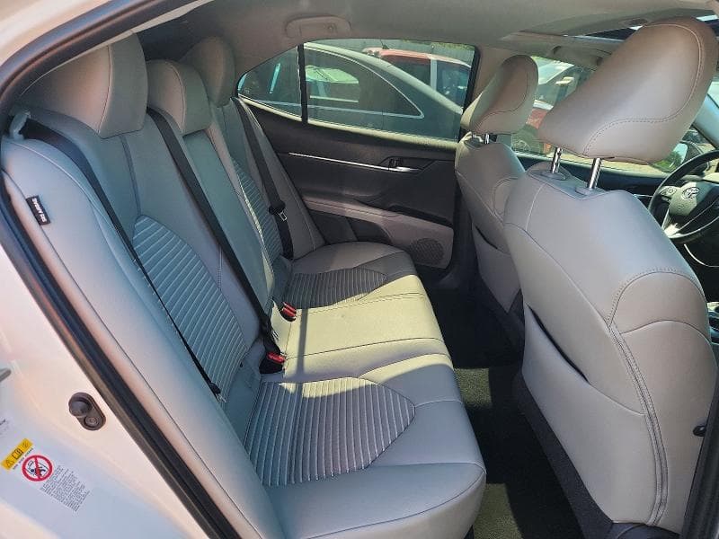 2018 TOYOTA CAMRY SE 10