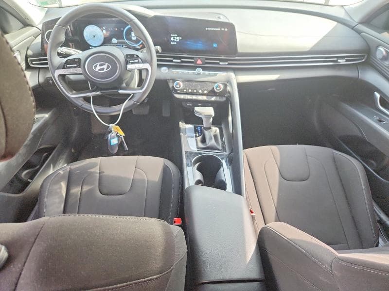 2025 HYUNDAI ELANTRA SEL 8