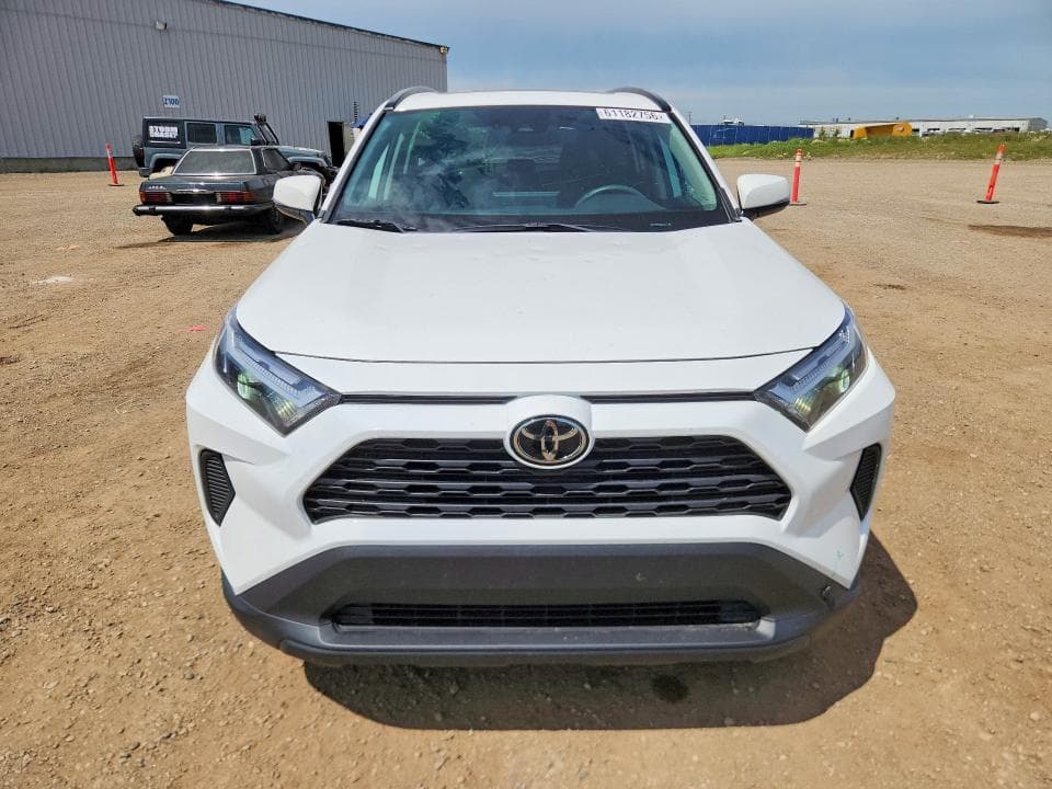 2024 TOYOTA RAV4 XLE 5