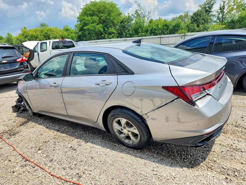 2022 HYUNDAI ELANTRA SE 2