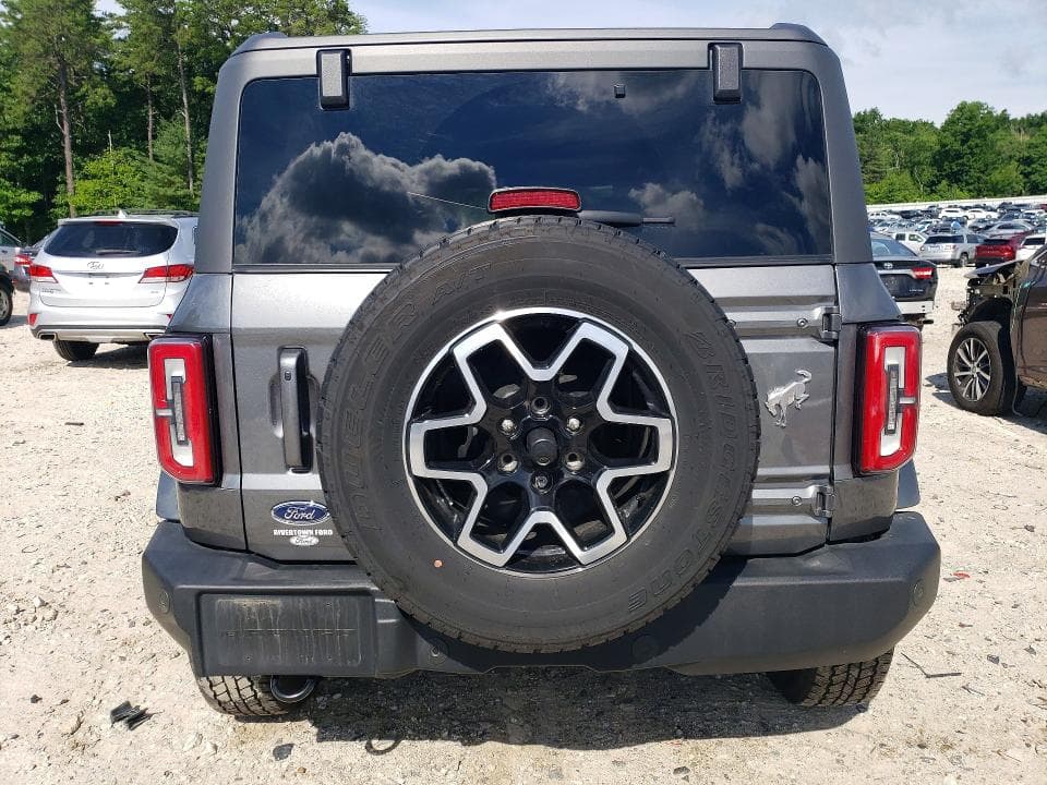 2024 FORD BRONCO OUTER BANKS 6