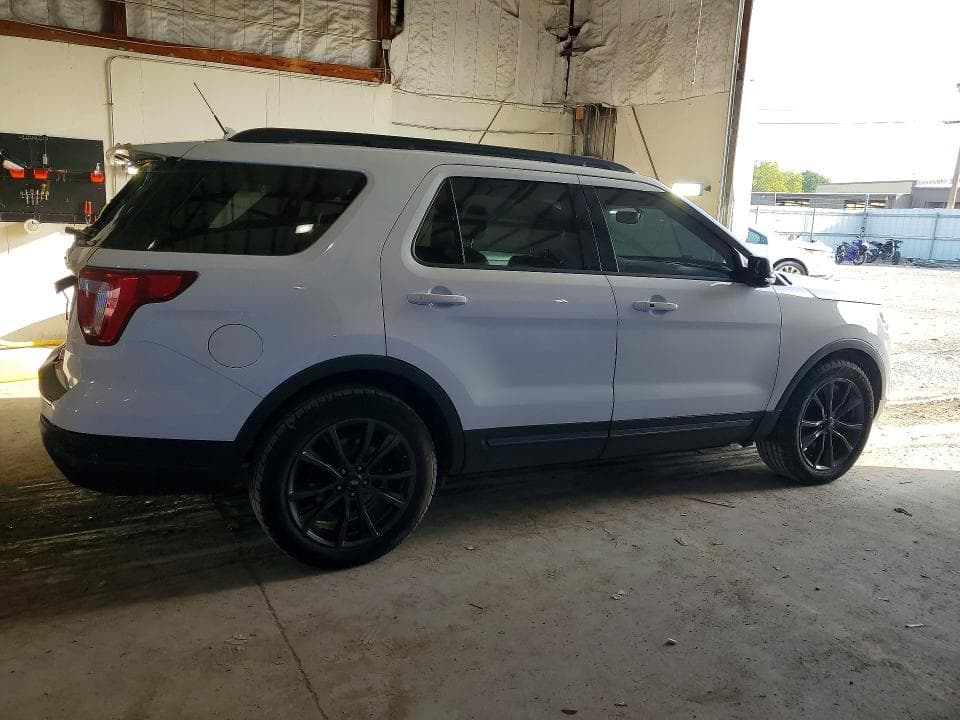 2018 FORD EXPLORER XLT 3